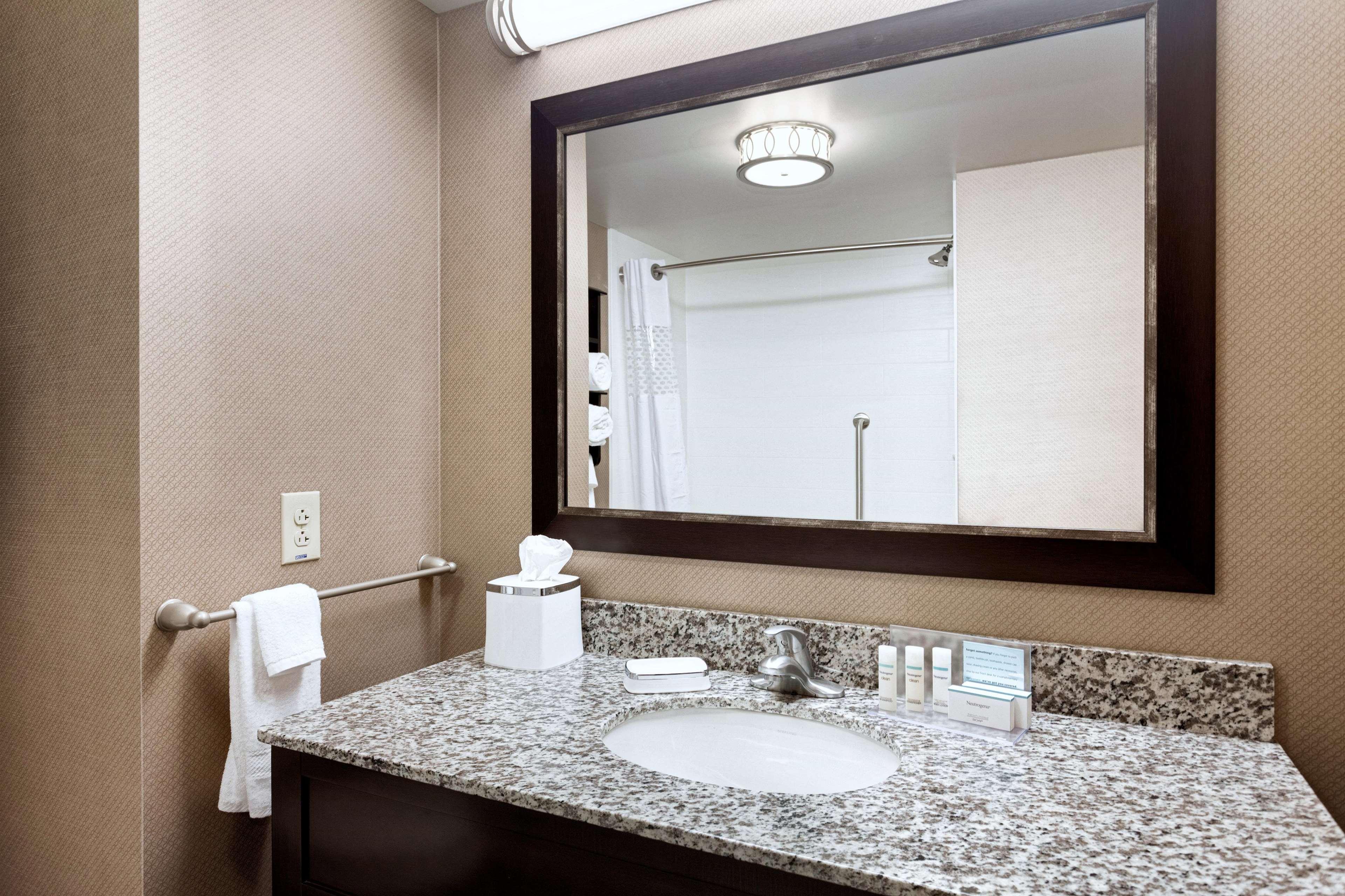 Hampton Inn Lewiston-Auburn מראה חיצוני תמונה