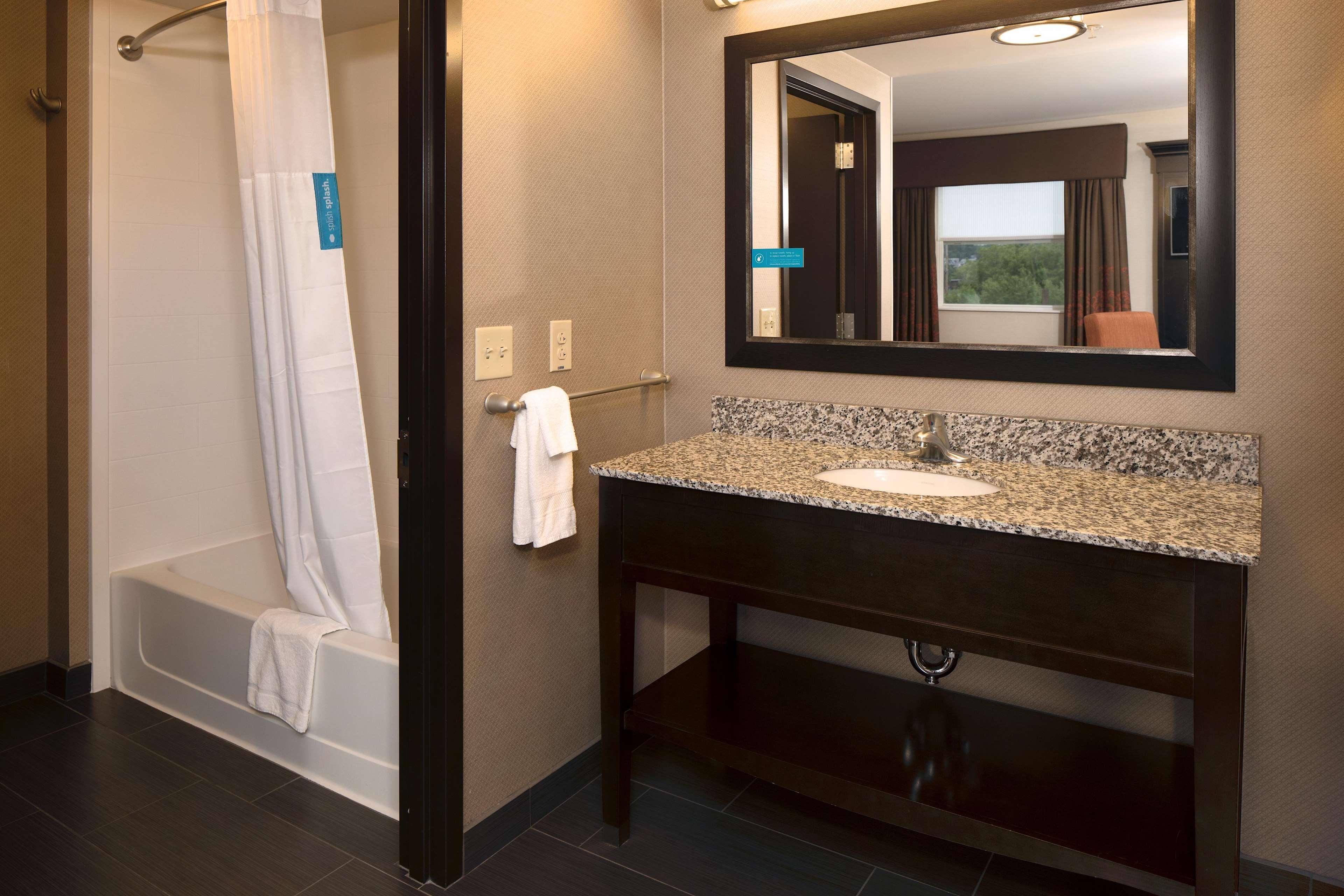 Hampton Inn Lewiston-Auburn מראה חיצוני תמונה